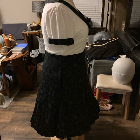 NWOT FANTASTIC BEASTS LIMITED EDITION DRESS SIZE18 - Picture 9 of 14